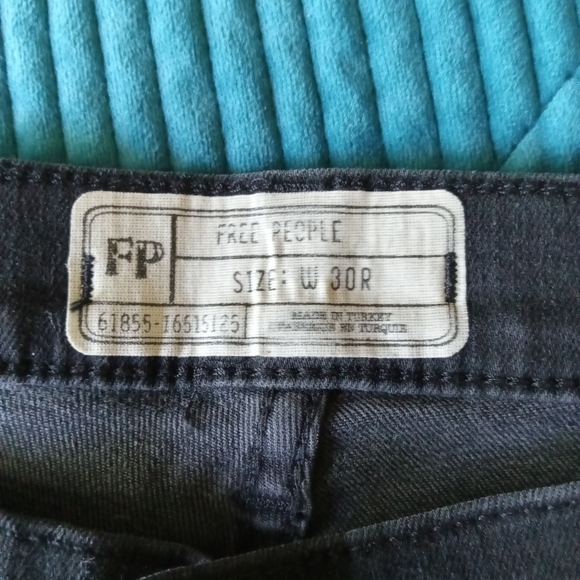 Free People Button fly cropped jeans women Sz 30 NWOT - Picture 5 of 9